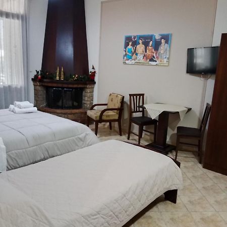 Xenonas Arxontiko Apartamento Káto Loutrákion Exterior foto