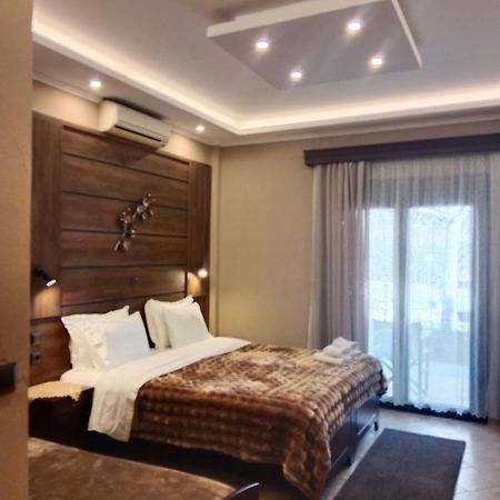 Xenonas Arxontiko Apartamento Káto Loutrákion Exterior foto