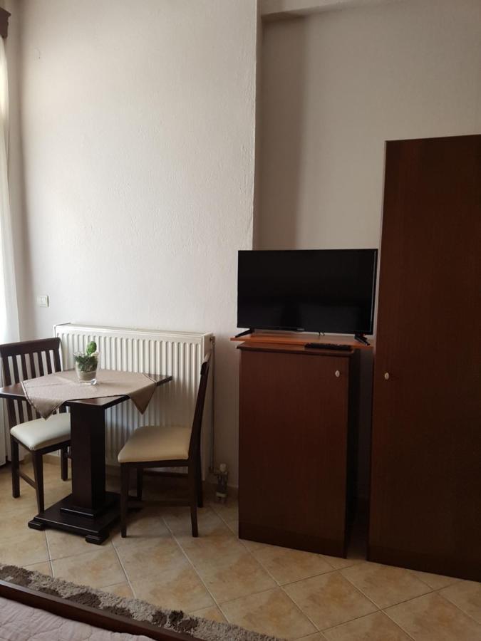 Xenonas Arxontiko Apartamento Káto Loutrákion Quarto foto